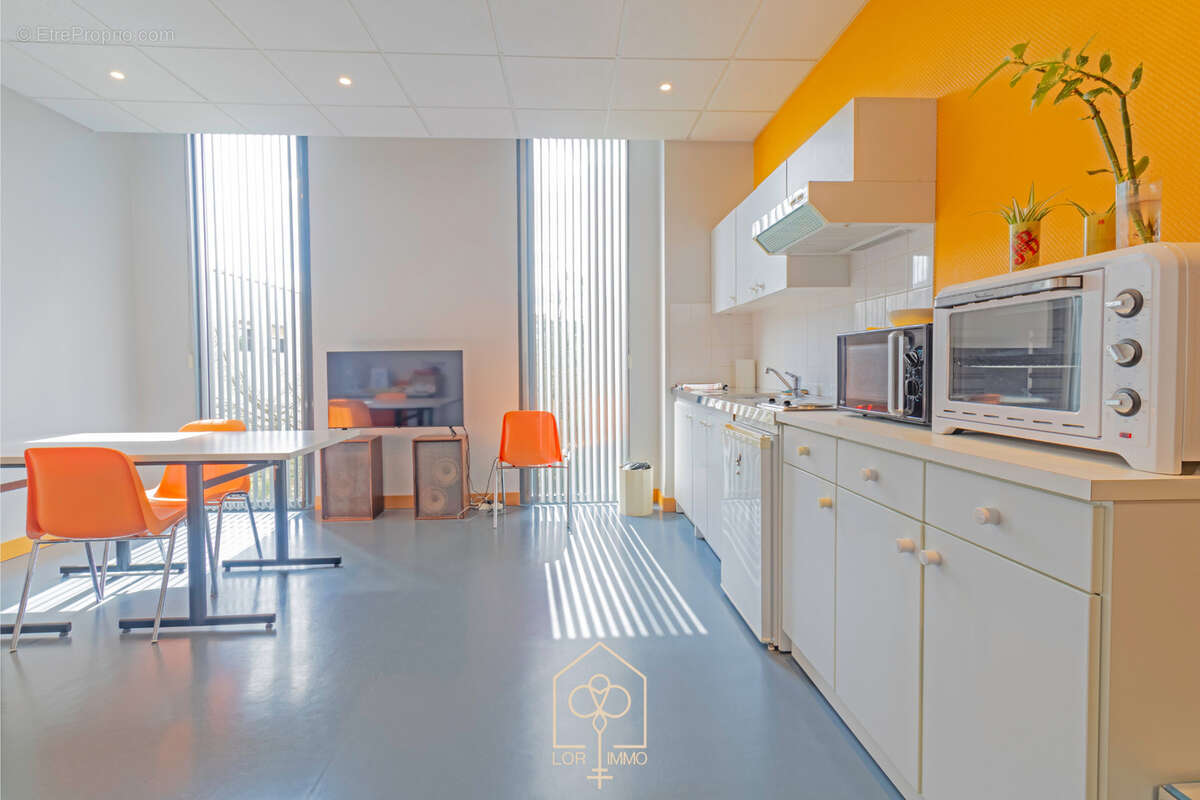 Commerce à CUSTINES