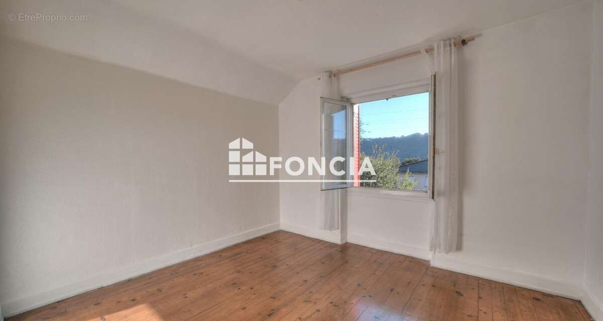 Maison à BELLEGARDE-SUR-VALSERINE