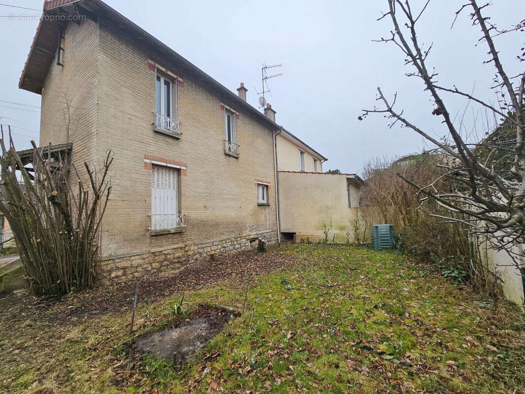 Maison à SAINT-MAUR-DES-FOSSES