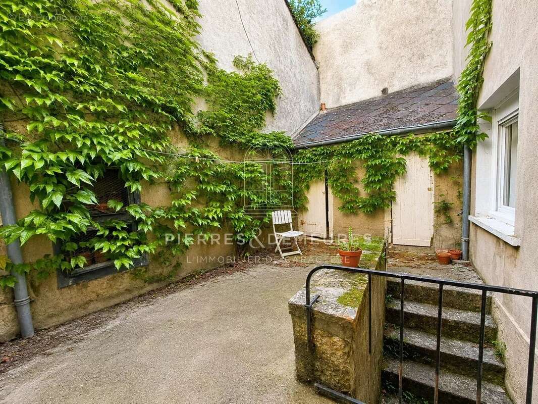 Maison à MEHUN-SUR-YEVRE