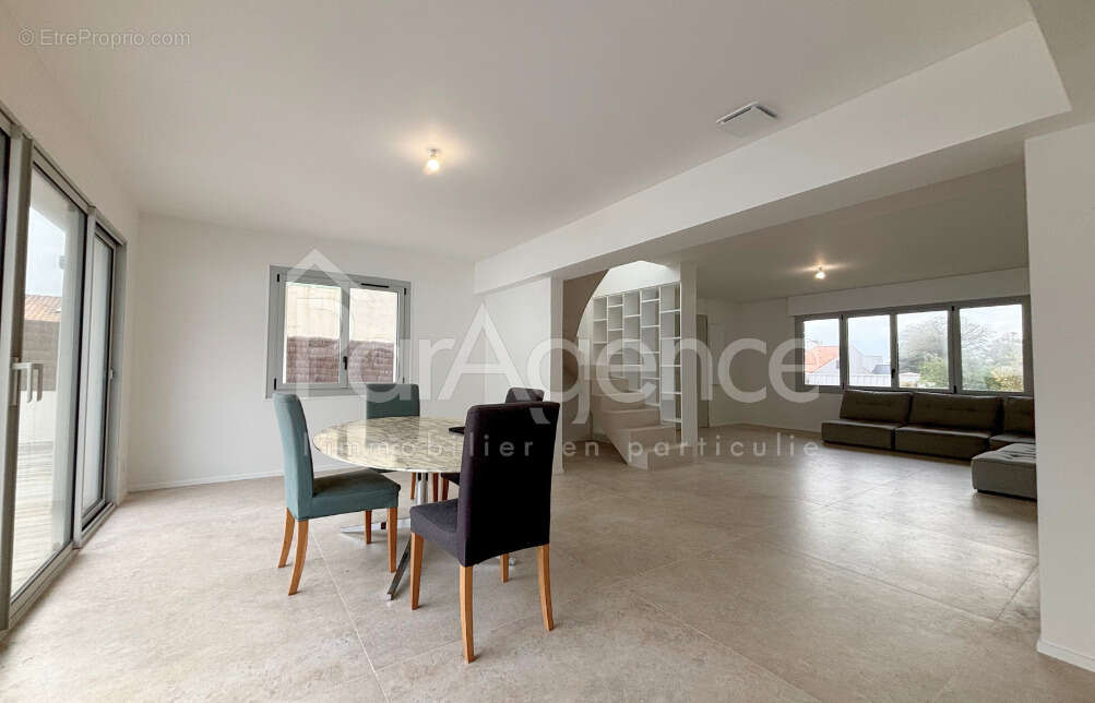 Maison à VAUX-SUR-MER