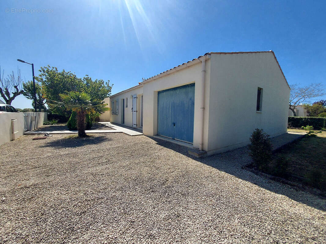 Maison à LA BREE-LES-BAINS