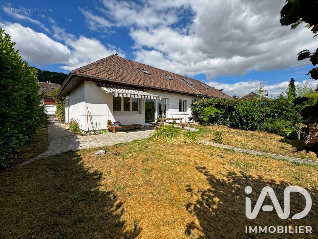 Photo 1 - Maison à CHEVREUSE