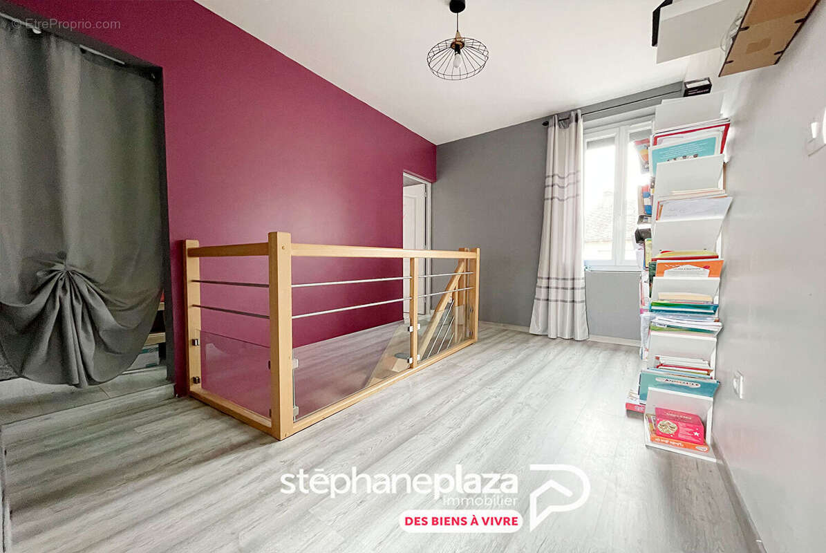 Maison à SAINT-ETIENNE-DU-ROUVRAY