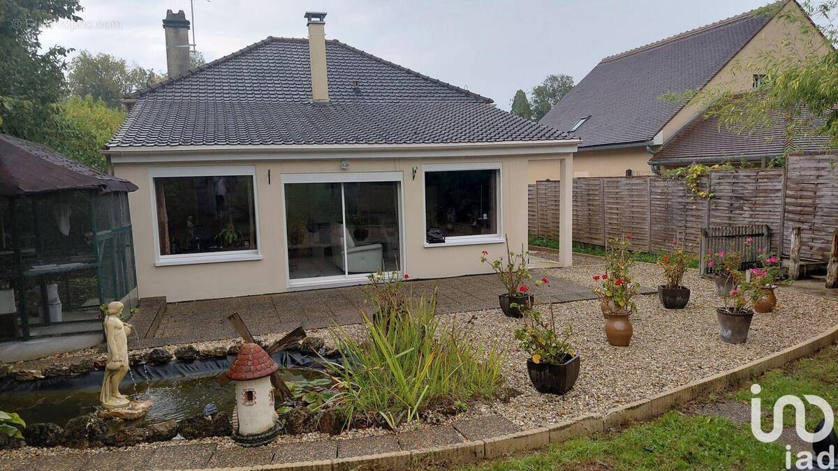 Photo 1 - Maison à LE VAL-SAINT-GERMAIN
