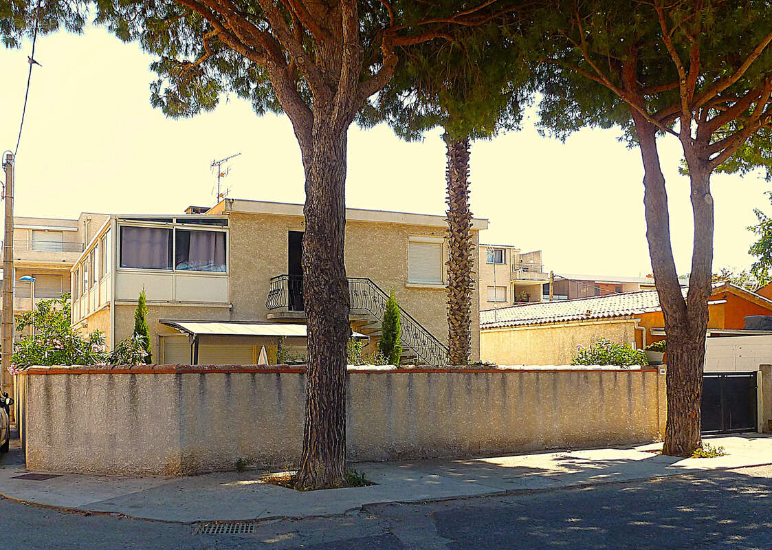 Immeuble de rapport à 250m de la plage !! - photo 11