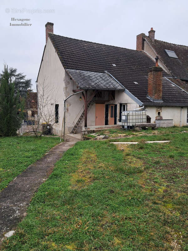 Maison à FAVERELLES