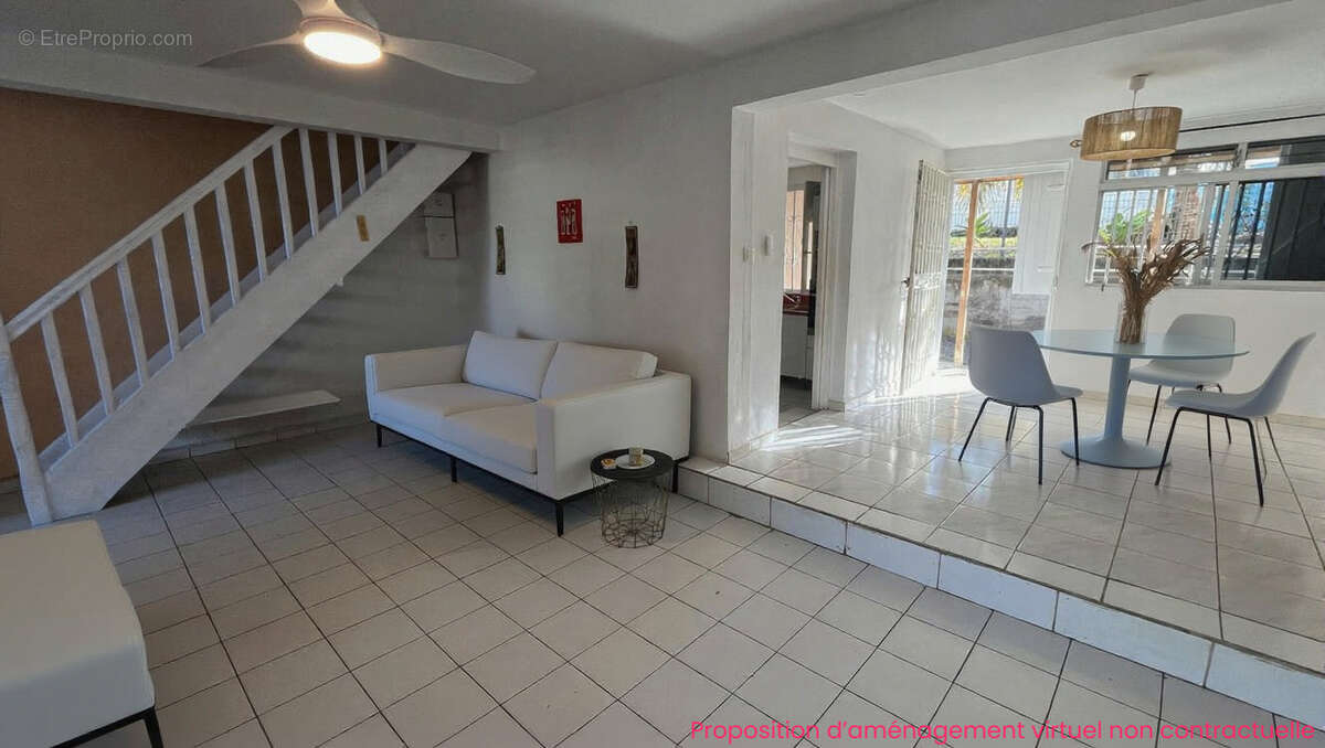Maison à BAIE-MAHAULT