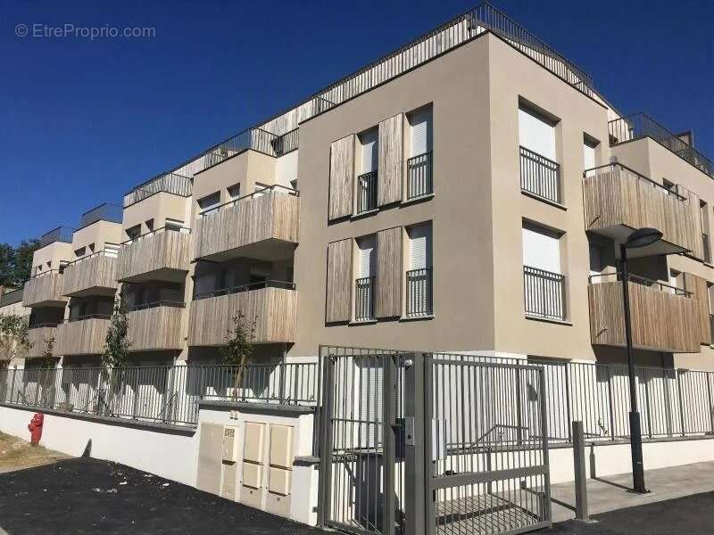 Appartement récent type 3, 55.90m², deux chambres, terrasse, deux places de parking - photo 3