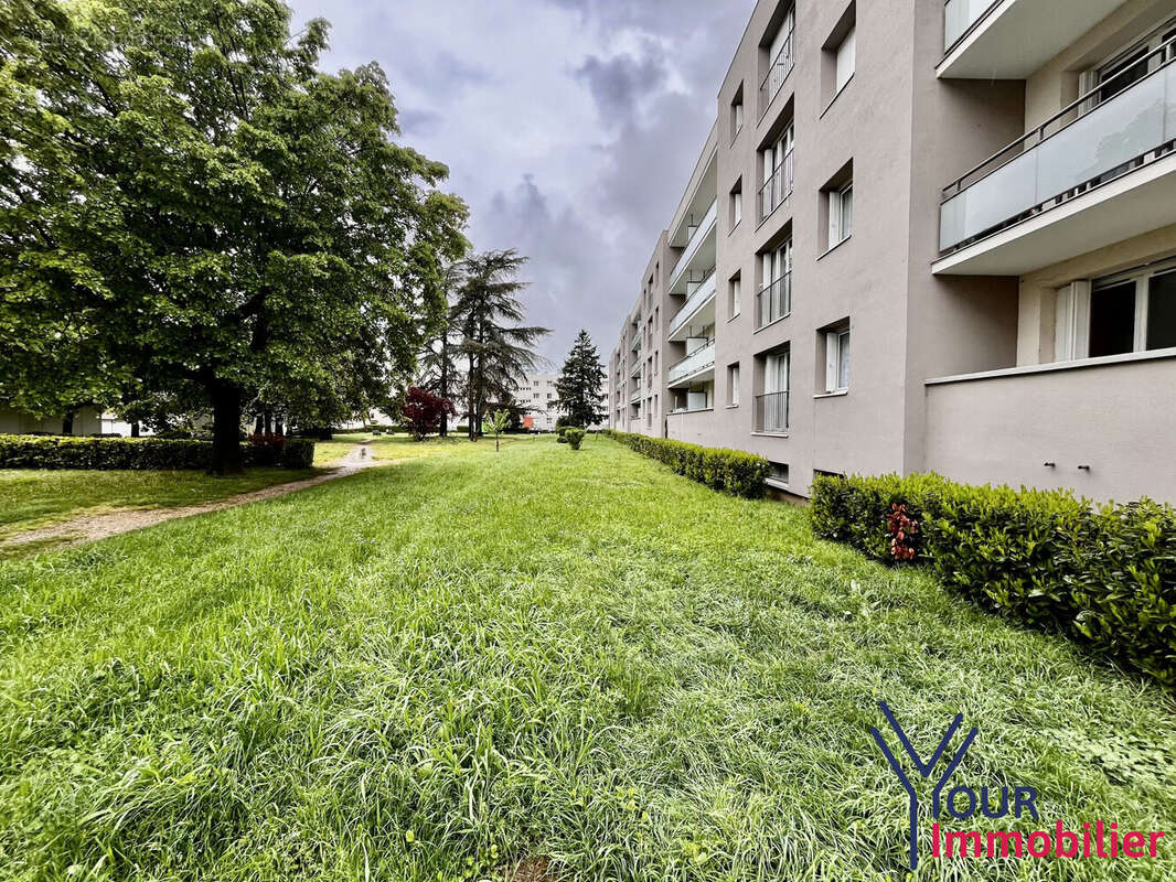 Appartement 57 m² à Grigny  - photo 2