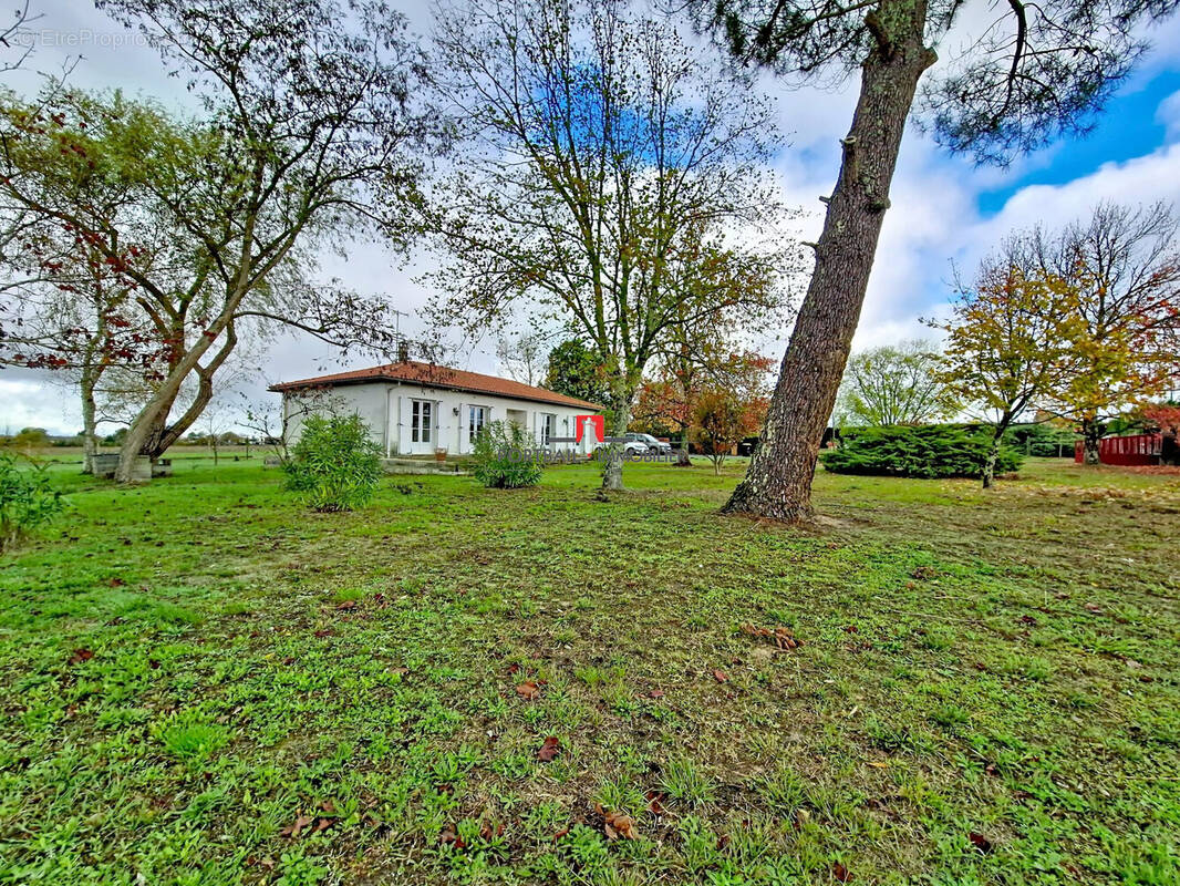 Maison à LA LANDE-DE-FRONSAC