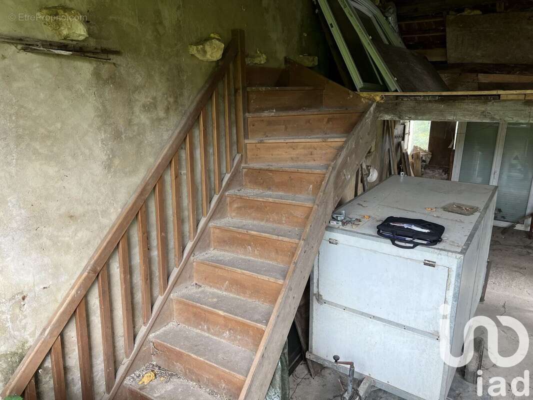 Maison 43 m² à La Chapelle-Pouilloux  - photo 3
