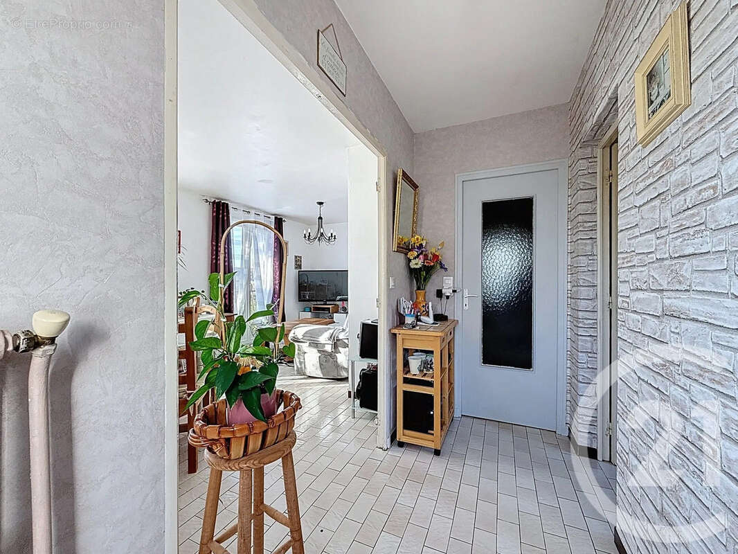 Maison à MALAY-LE-PETIT