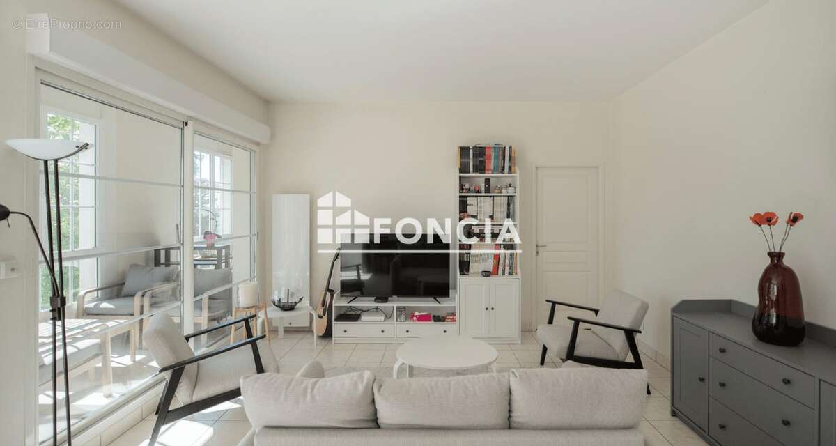 Rare f3 residence parc ladureau avec loggia et garage dpe c - photo 9