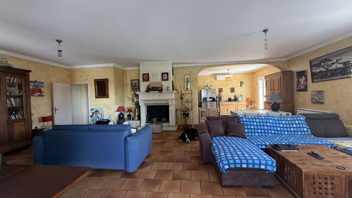 Maison à SAINT-QUENTIN-LA-POTERIE