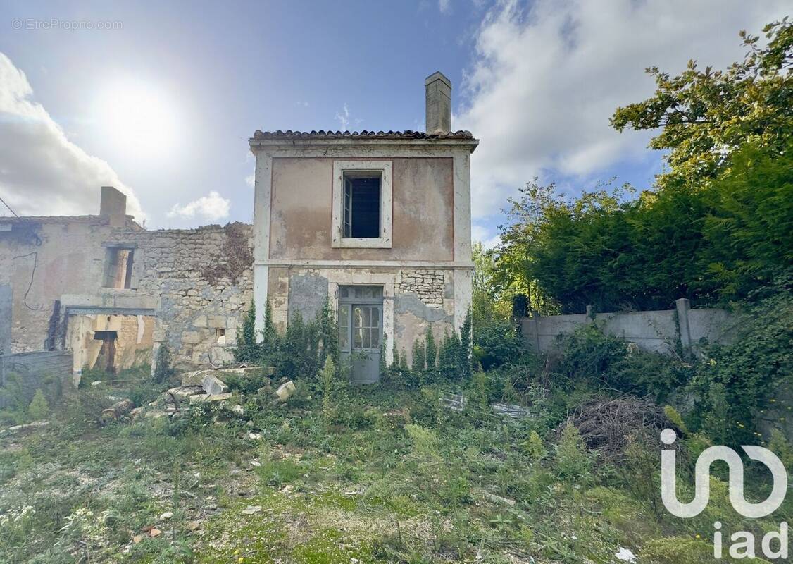 Photo 1 - Maison à LA COURONNE