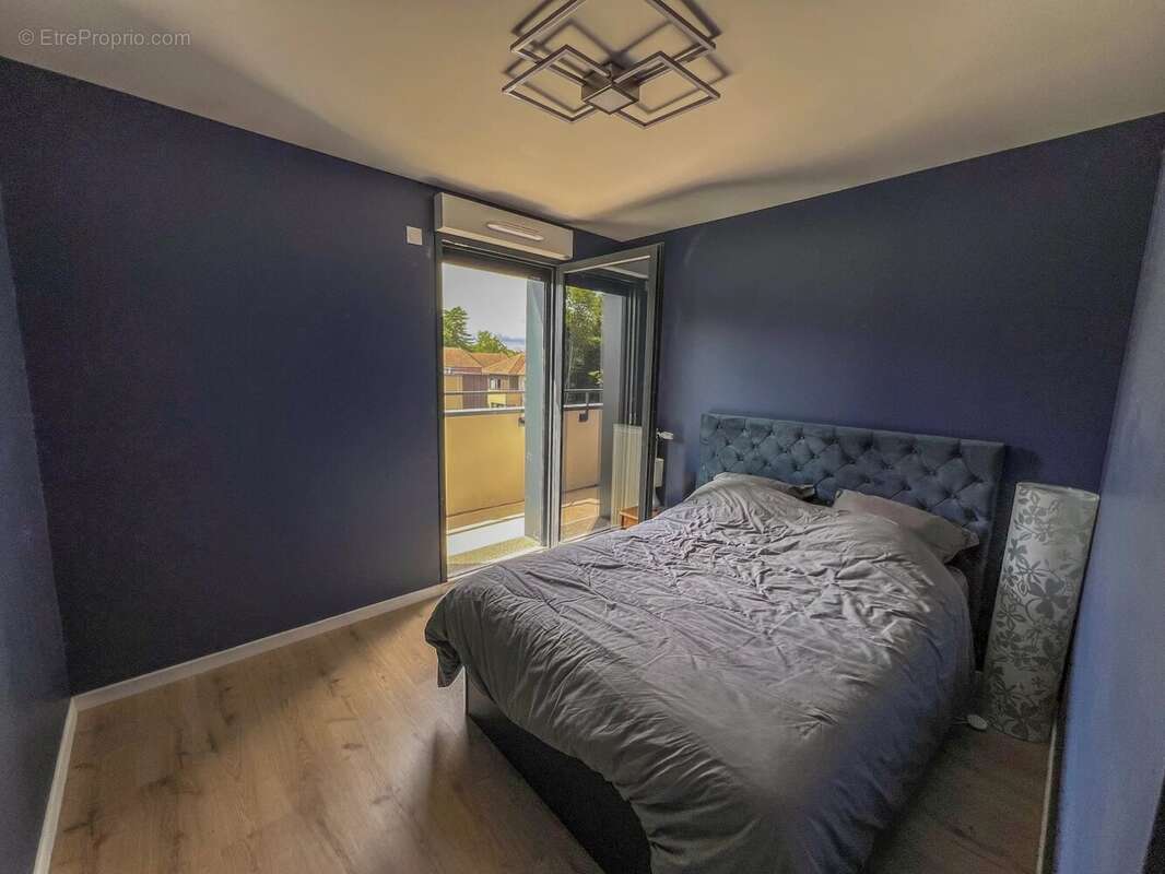 Appartement à LE MESNIL-SAINT-DENIS