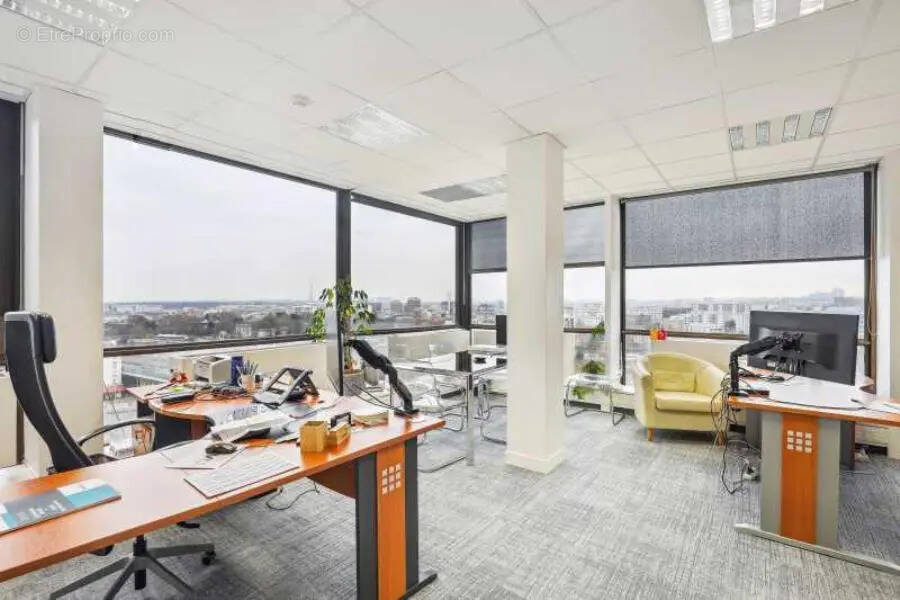 Commerce à SAINT-CLOUD