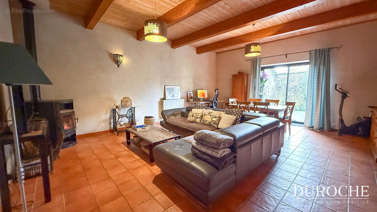 Maison à COURTHEZON