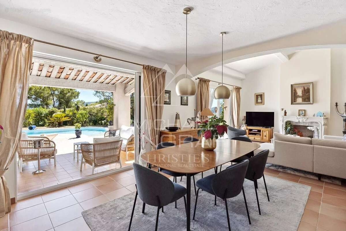 Maison à PEYMEINADE