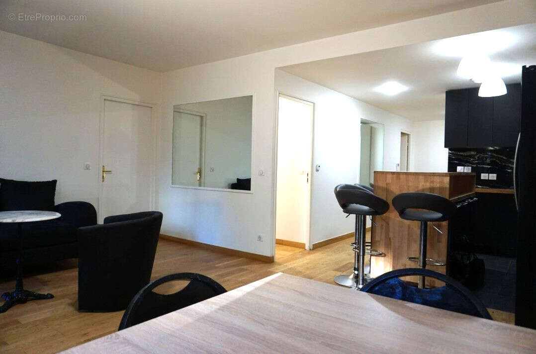 Appartement à NEUILLY-SUR-SEINE