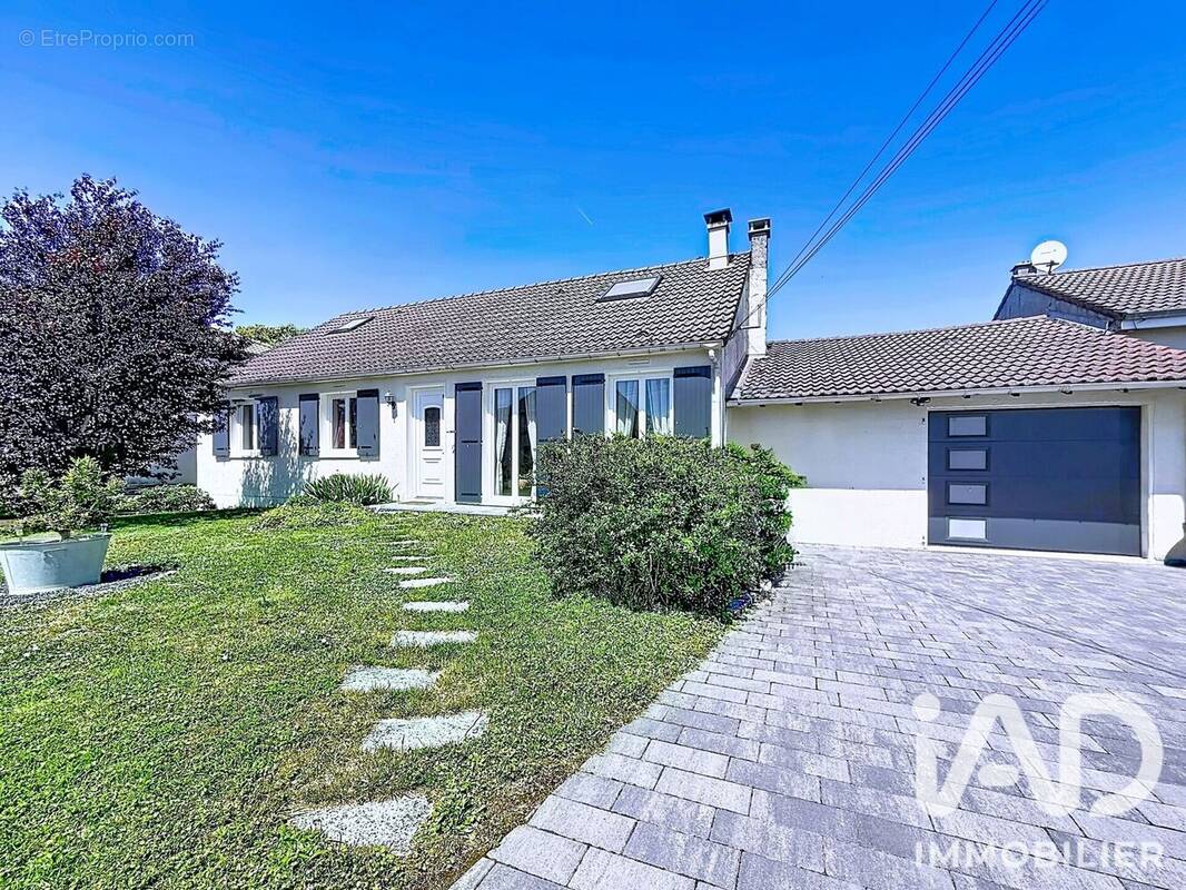 Photo 1 - Maison à REZONVILLE