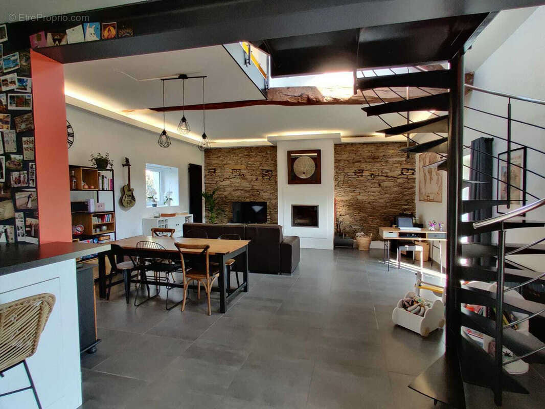 Maison à GRANDCHAMPS-DES-FONTAINES