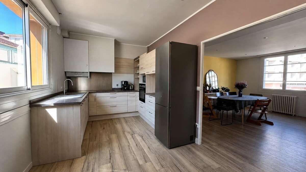 Grand t6 de 163 m² ? toit-terrasse ? plein centre de dax - photo 5