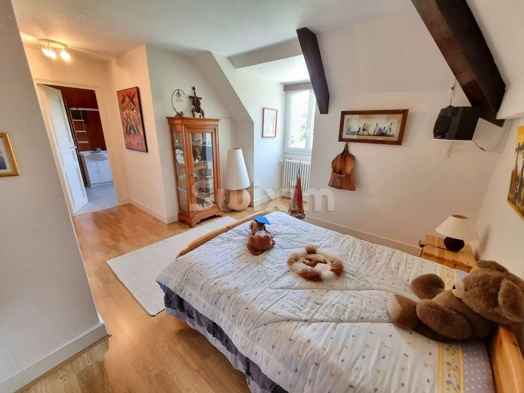 Maison à VARENNES-VAUZELLES