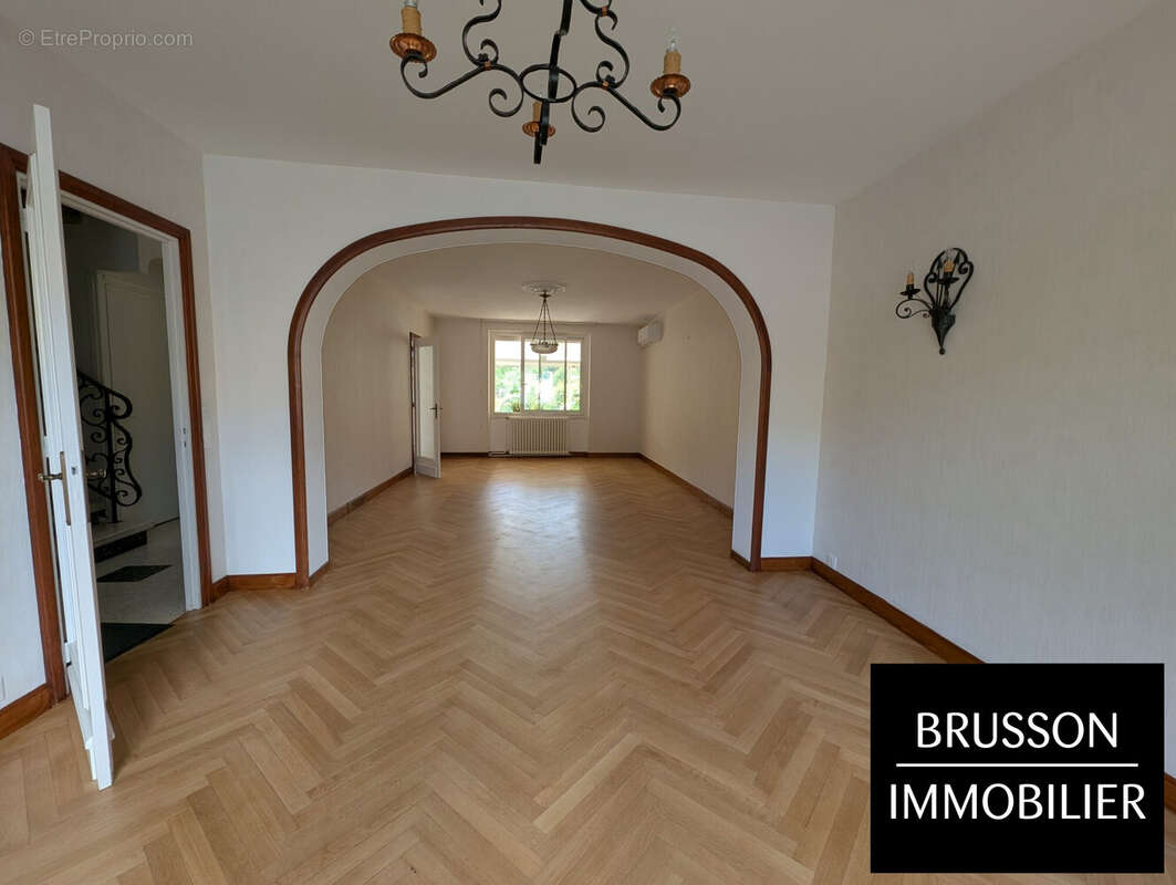 salon/séjour parquet chêne - Maison à CASTRES