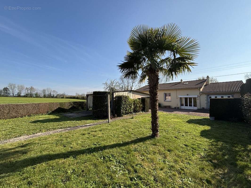 Maison à LA FORET-SUR-SEVRE