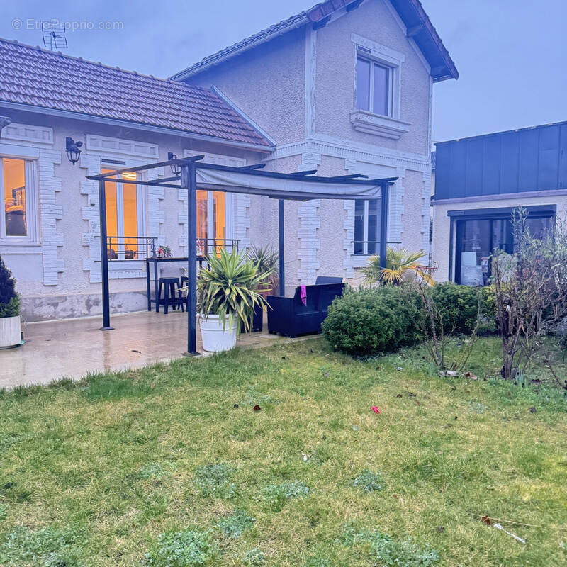 Maison à MONTIGNY-LES-CORMEILLES