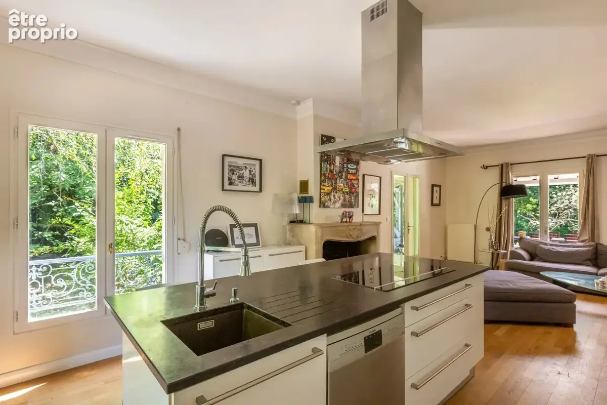 Villa ecully 280m2 - au fond d'une impasse - calme et discretion - photo 9