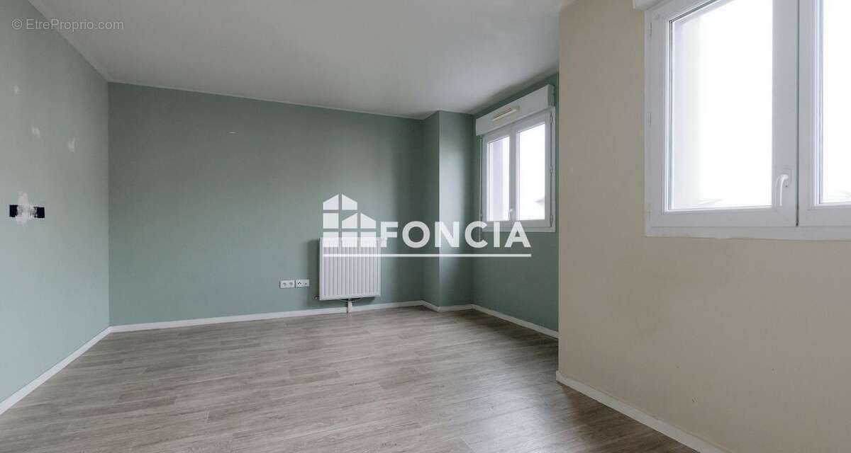 Appartement à CORBEIL-ESSONNES