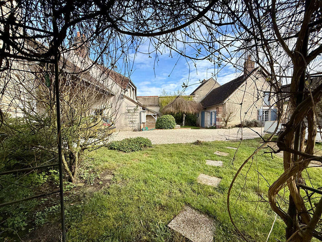 Maison à JOIGNY
