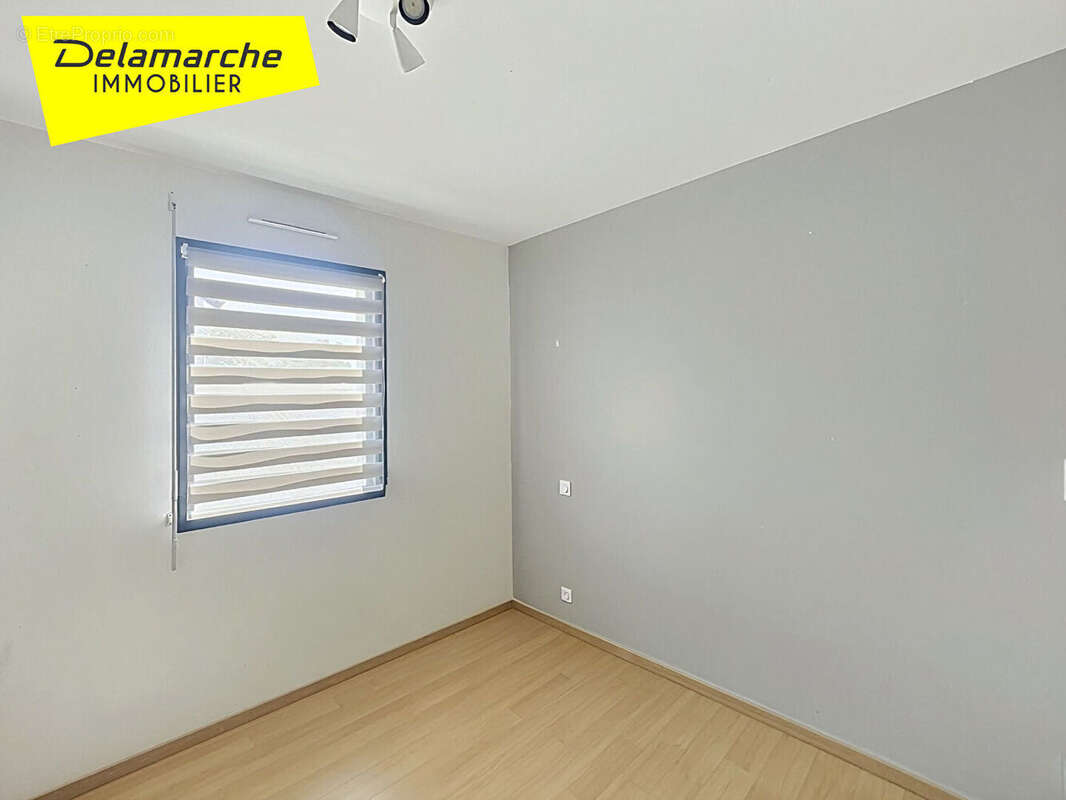 Maison RARE A LA VENTE de Plain pied à Ducey-les Chéris quatre chambres et proche commerces  et A 84 - photo 11