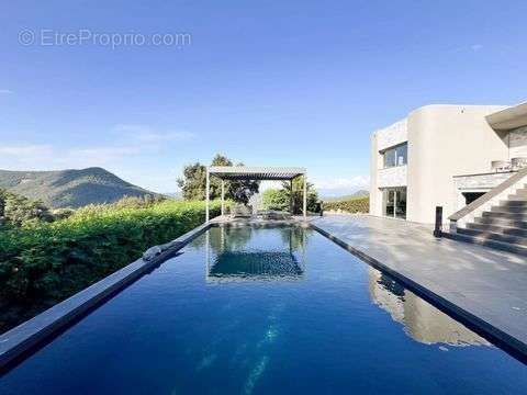 Maison à MANDELIEU-LA-NAPOULE