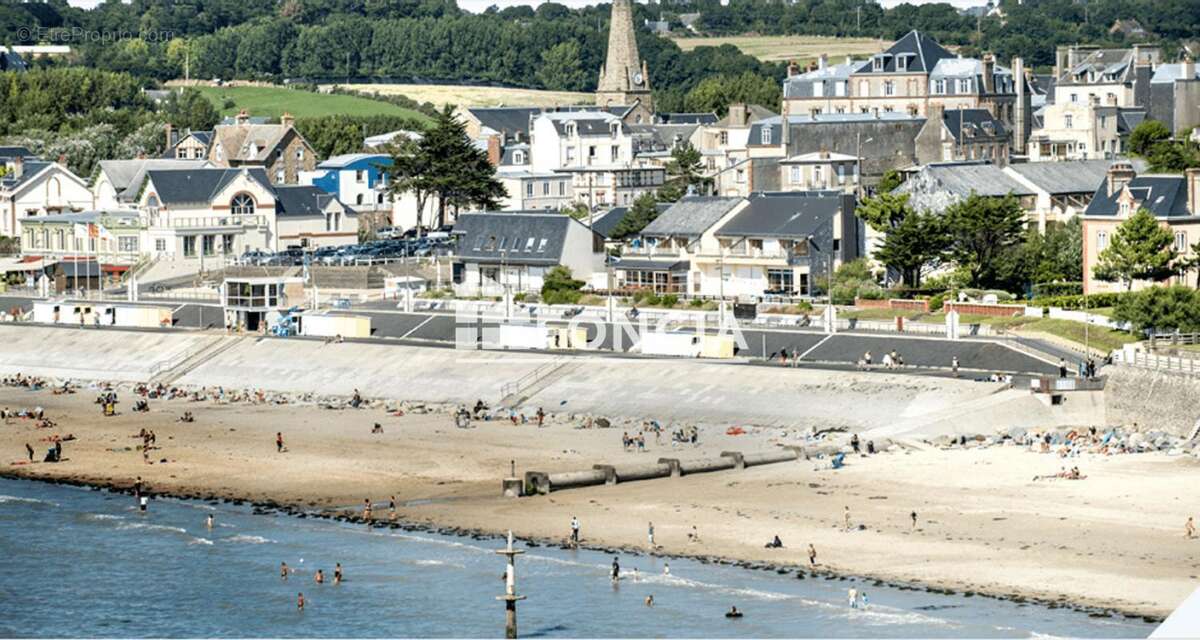 Maison à SAINT-PAIR-SUR-MER