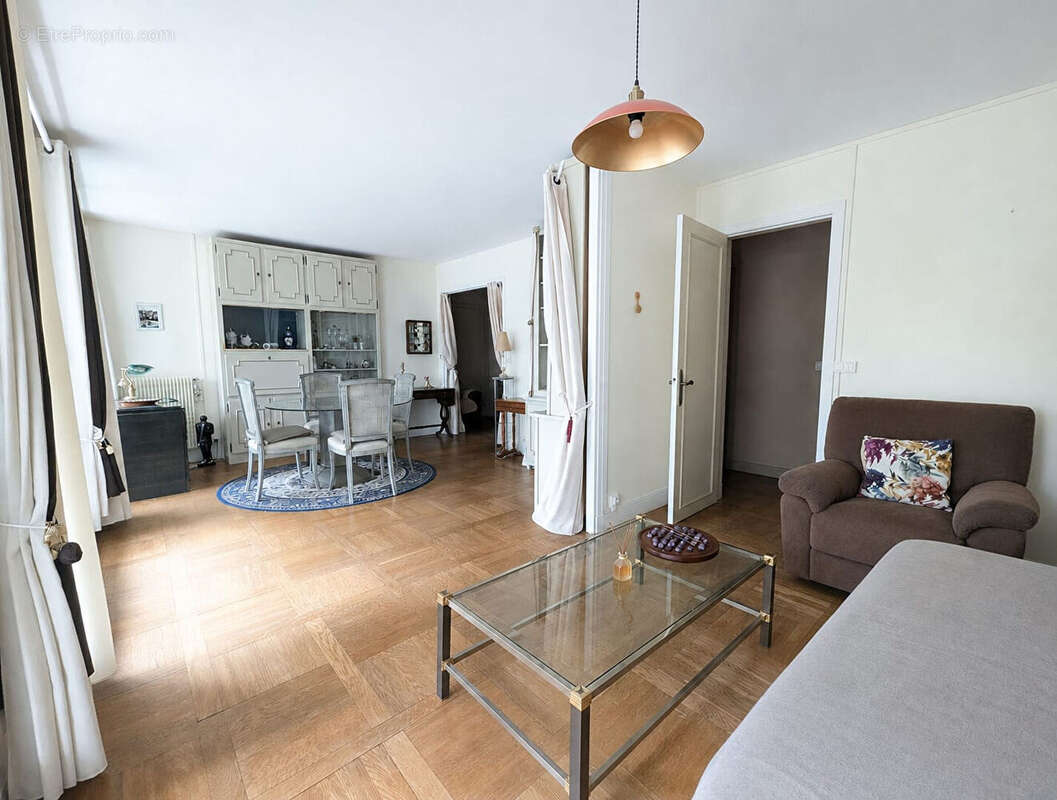 Appartement à FONTENAY-SOUS-BOIS