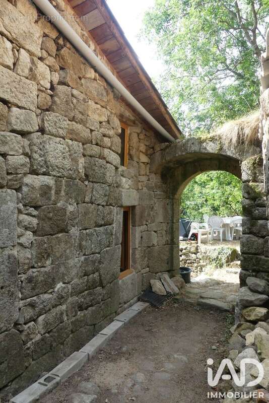 Maison 93 m² à Burzet  - photo 3