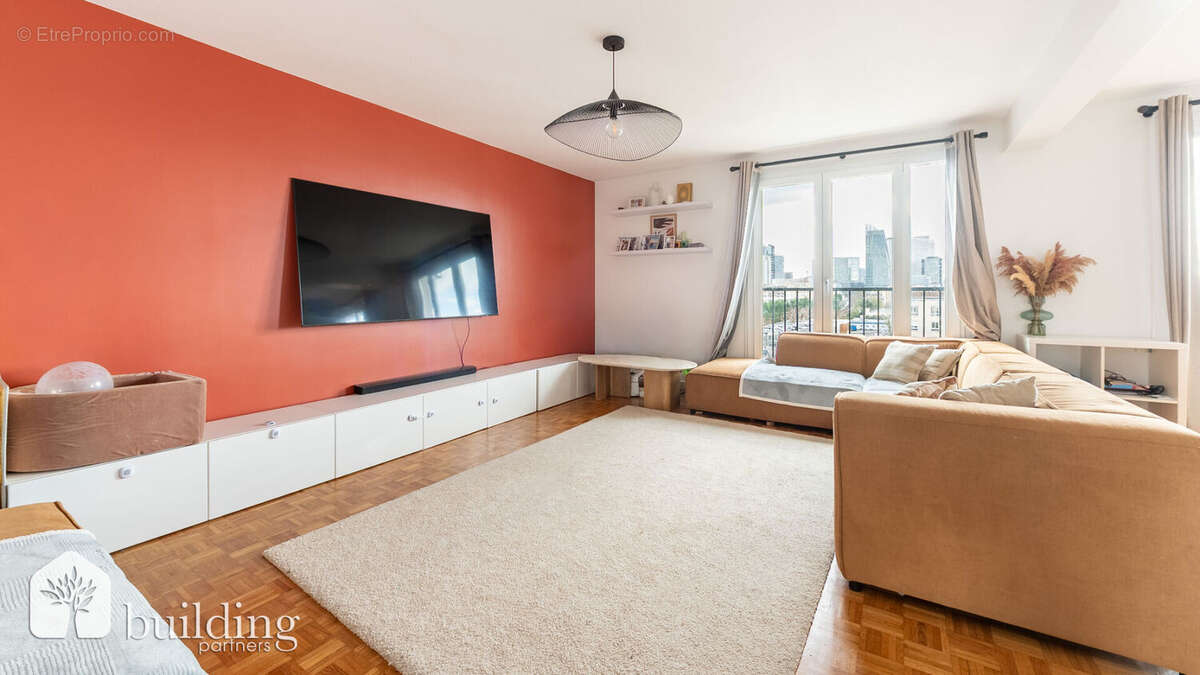 Appartement à COURBEVOIE