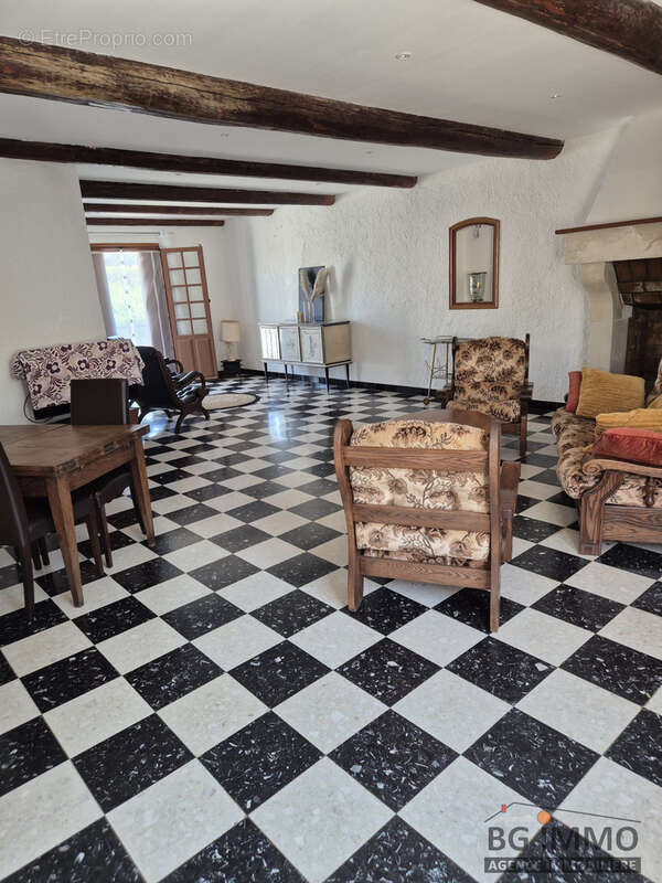 Villa F6/7 sur 1554 m2 de terrain avec garage et piscine - photo 21