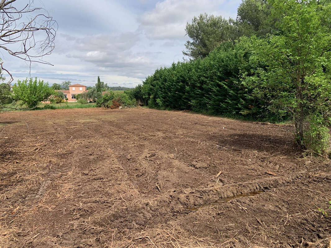 Terrain à TRETS