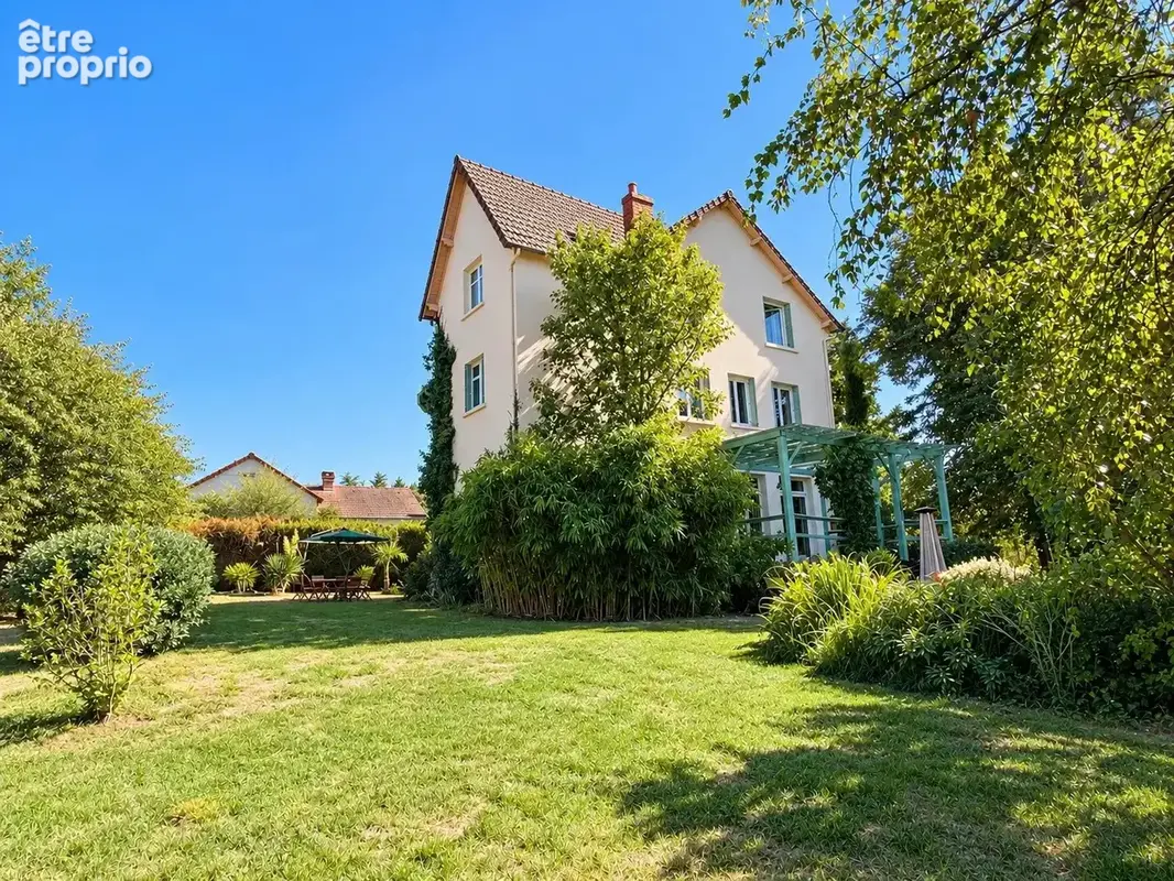 Photo Maison à Montlucon au prix de 395 000€