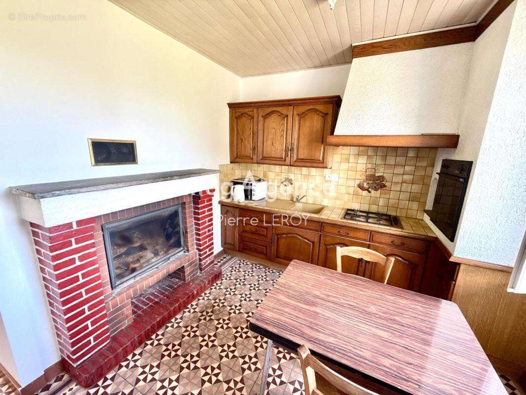 Maison à LE BOURG-D'IRE