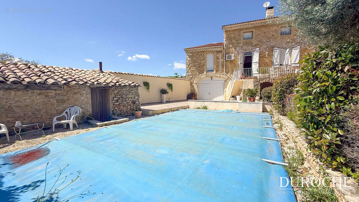 Maison à MORNAS