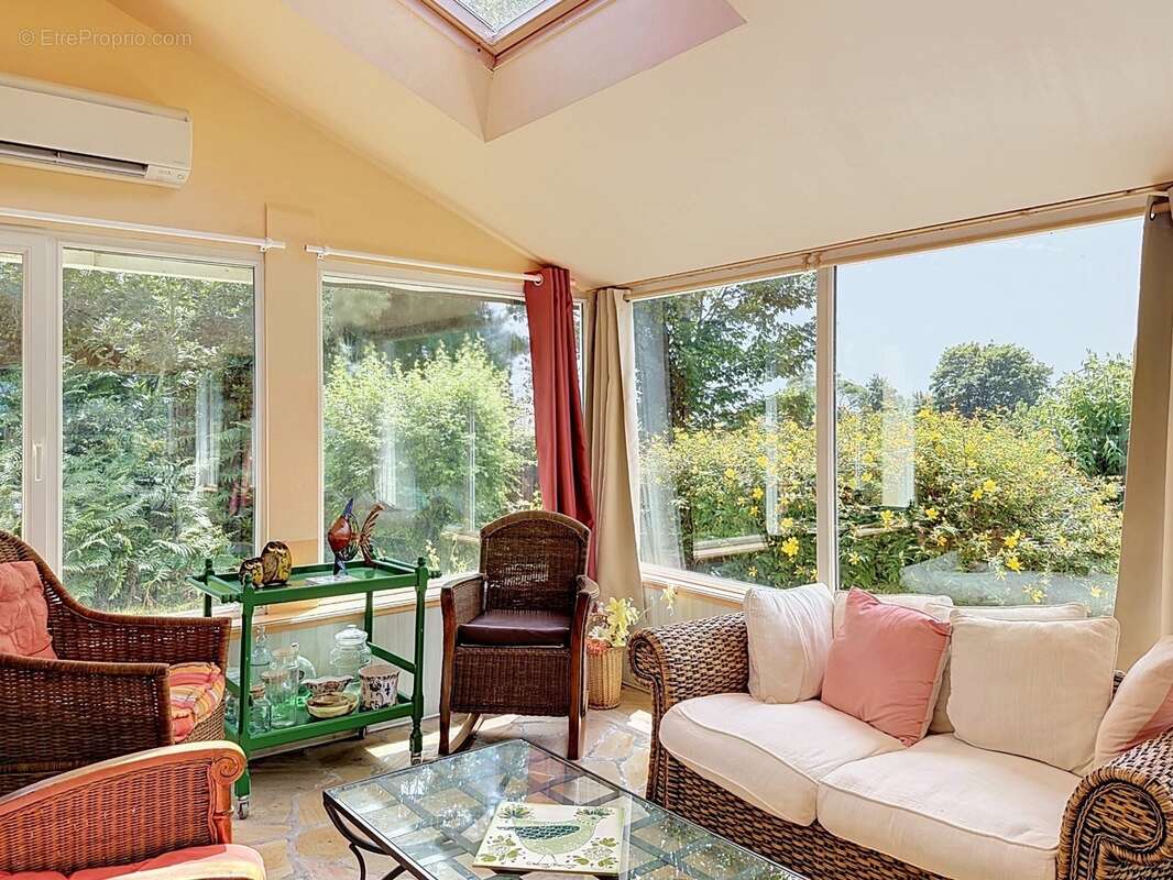 Plouhinec (29780) – Propriété de caractère de 195 m² sur 5 140 m² de terrain – À deux pas de l'océan - photo 3
