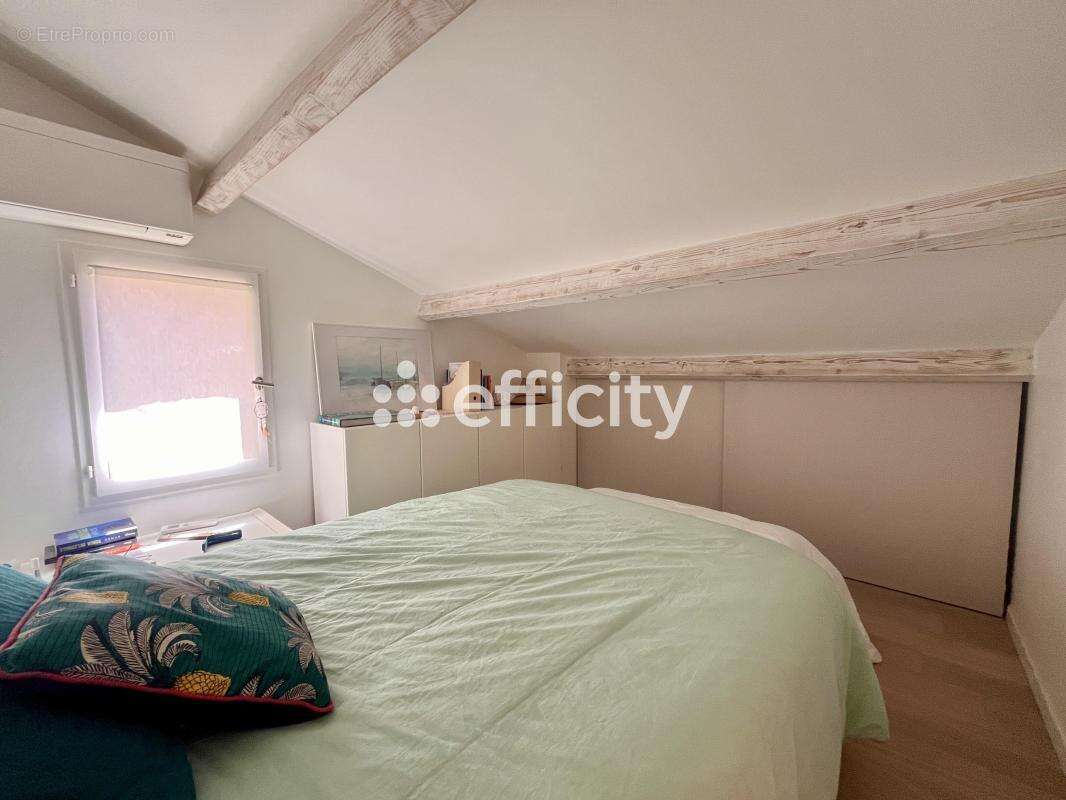 Appartement à SAINT-CYR-SUR-MER