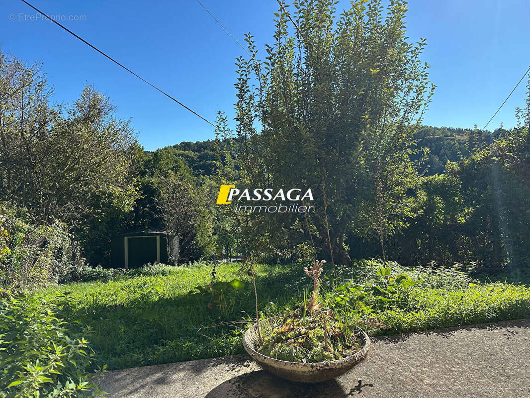 Maison à SAINT-SATURNIN-DE-LENNE