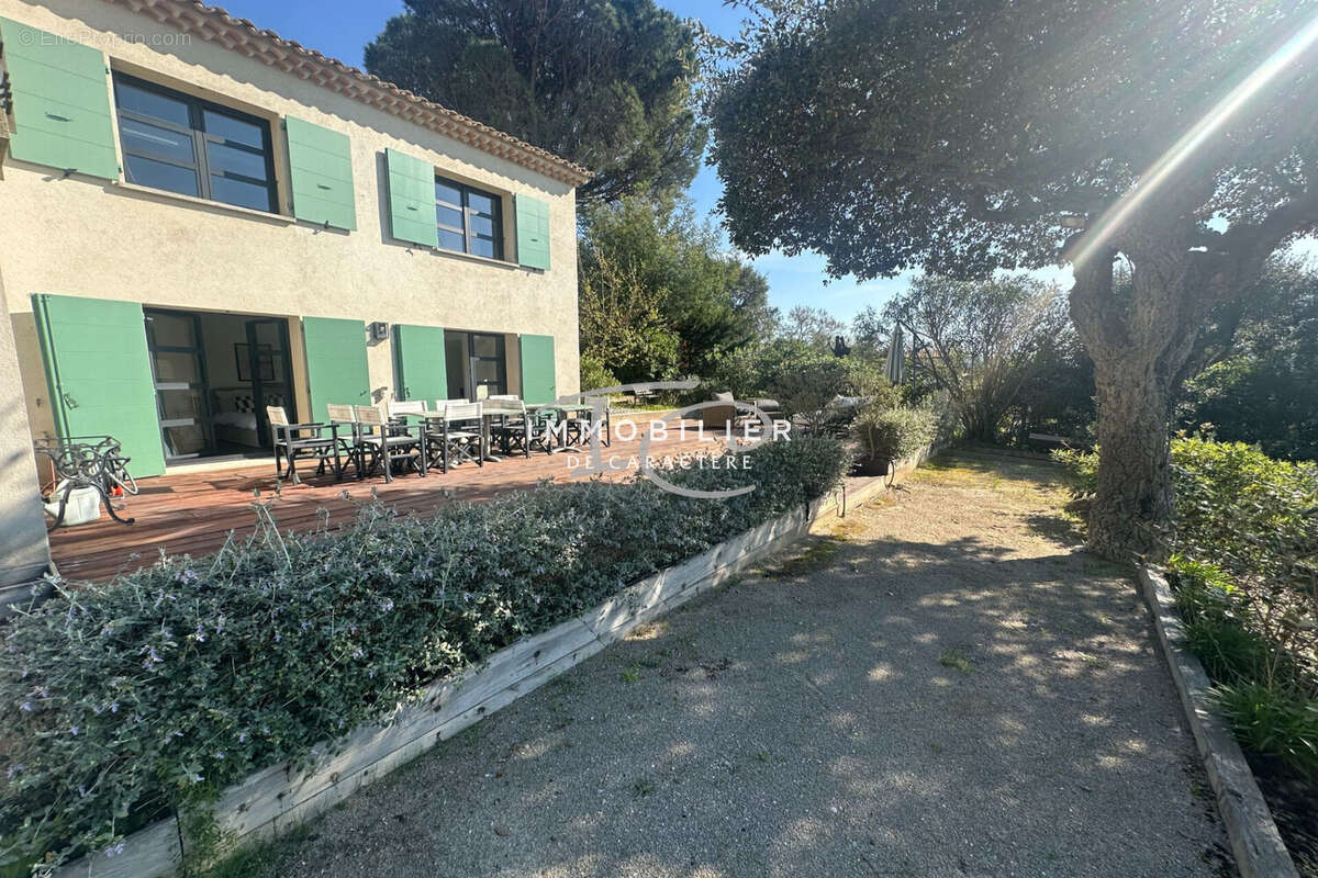 Maison 200 m² à Gassin  - photo 3